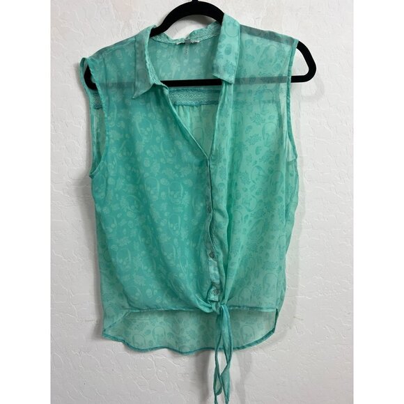 Buffalo David Bitton Lg Sheer Green Skull and Roses with Lace Placket Tie Front - Picture 1 of 6